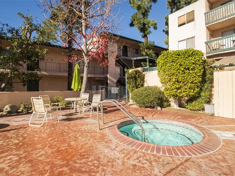 2940 N Verdugo Rd #321 — Photo 2