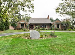 1521 Cambridge Rd, Lansing, MI 48911