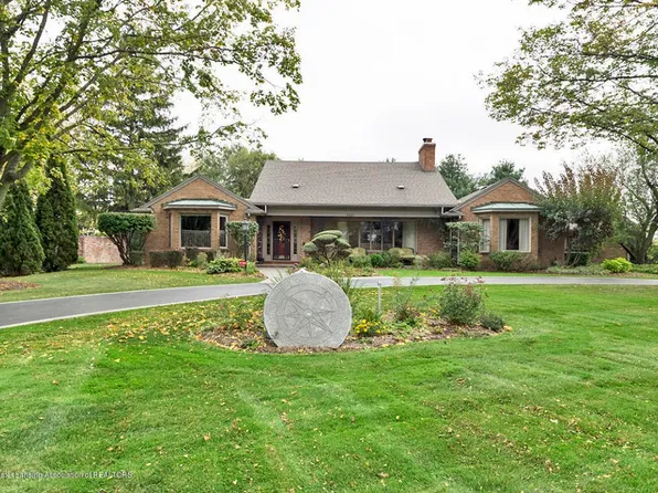 1521 Cambridge Rd, Lansing, MI 48911