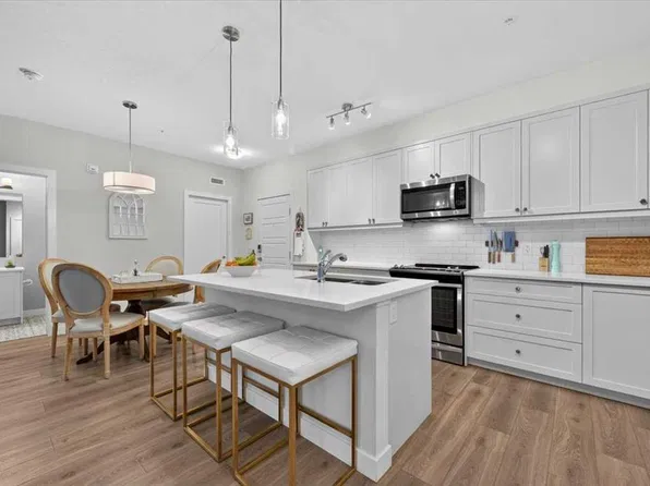 100 W Auburn Meadows Mnr SE #116, Calgary, AB T3M 3H2