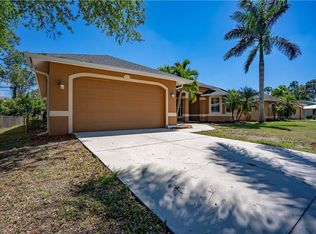 8120 Anhinga Rd, Fort Myers, FL 33967