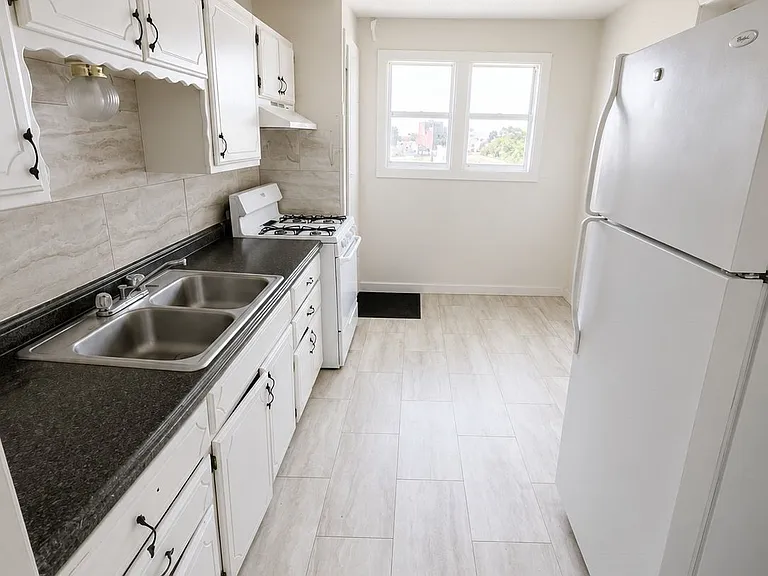 317 A St NW #D3 — Photo 7