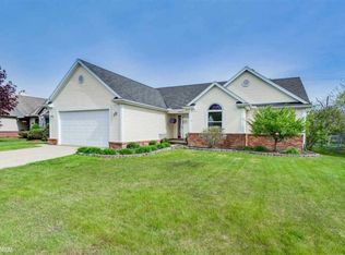 35851 Jolaine Ct, Richmond, MI 48062