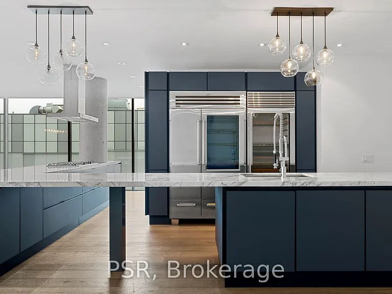 500 Wellington St W #Penthouse 1001 — Photo 9