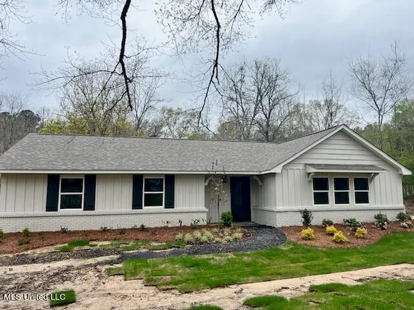 176 Oak Hill Dr, Florence, MS 39073