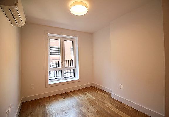 5th image of 223 E 96th St #C5