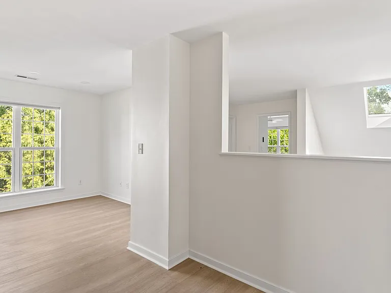 4990 Lake Tree Ln — Photo 33