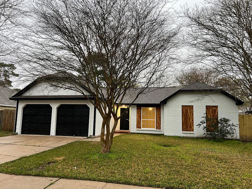 Street View - New paint and roof