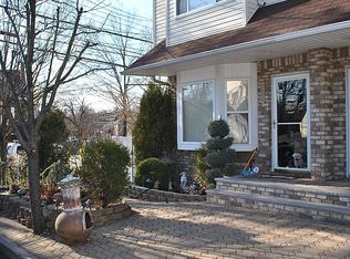 114 Seguine Loop, Staten Island, NY 10309