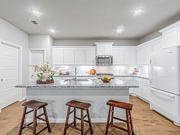 4th image of 5532 Santa Elena Ct