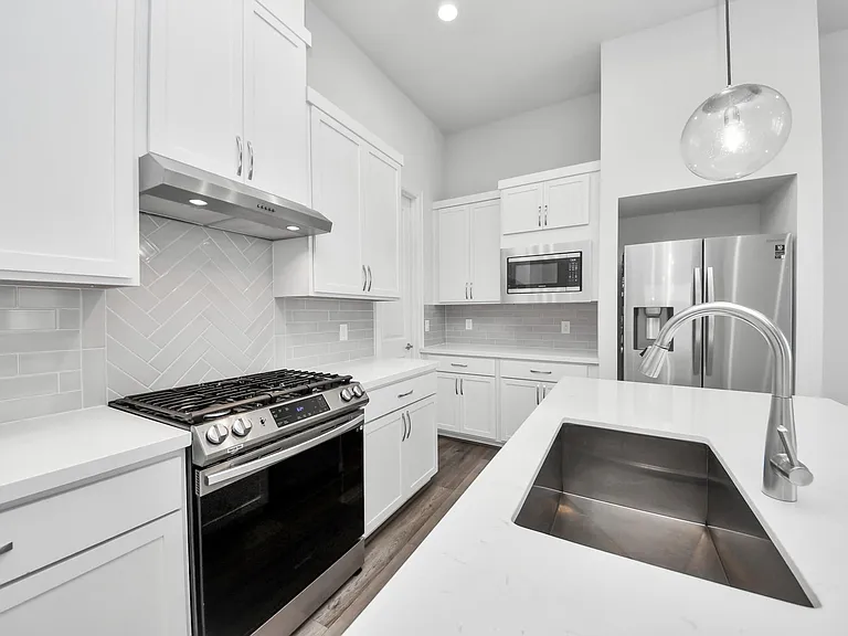 9577 Neuens Rd #B — Photo 17