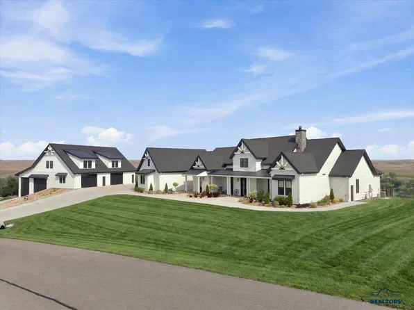 11131 Wagon Box Dr, Belle Fourche, SD 57717