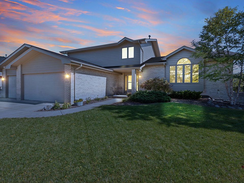 1st image of 19327 E Hillside Dr
