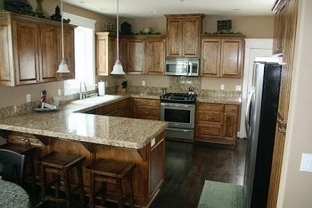 kitchen (main level)