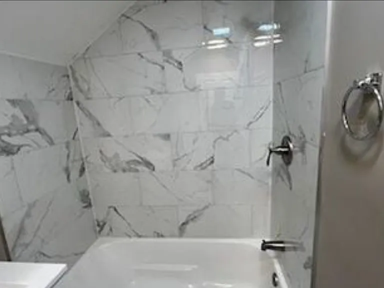 140 N Lindberg St — Photo 13