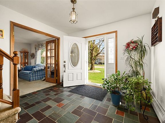 5th image of 8001 Brookside Dr