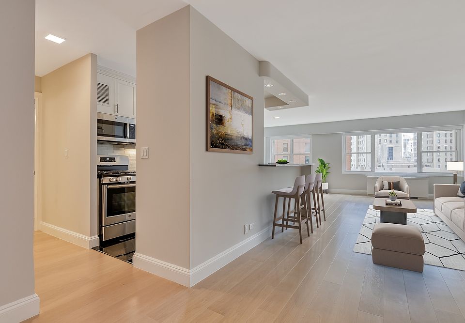 1st image of 20 W 64th St APT 17L