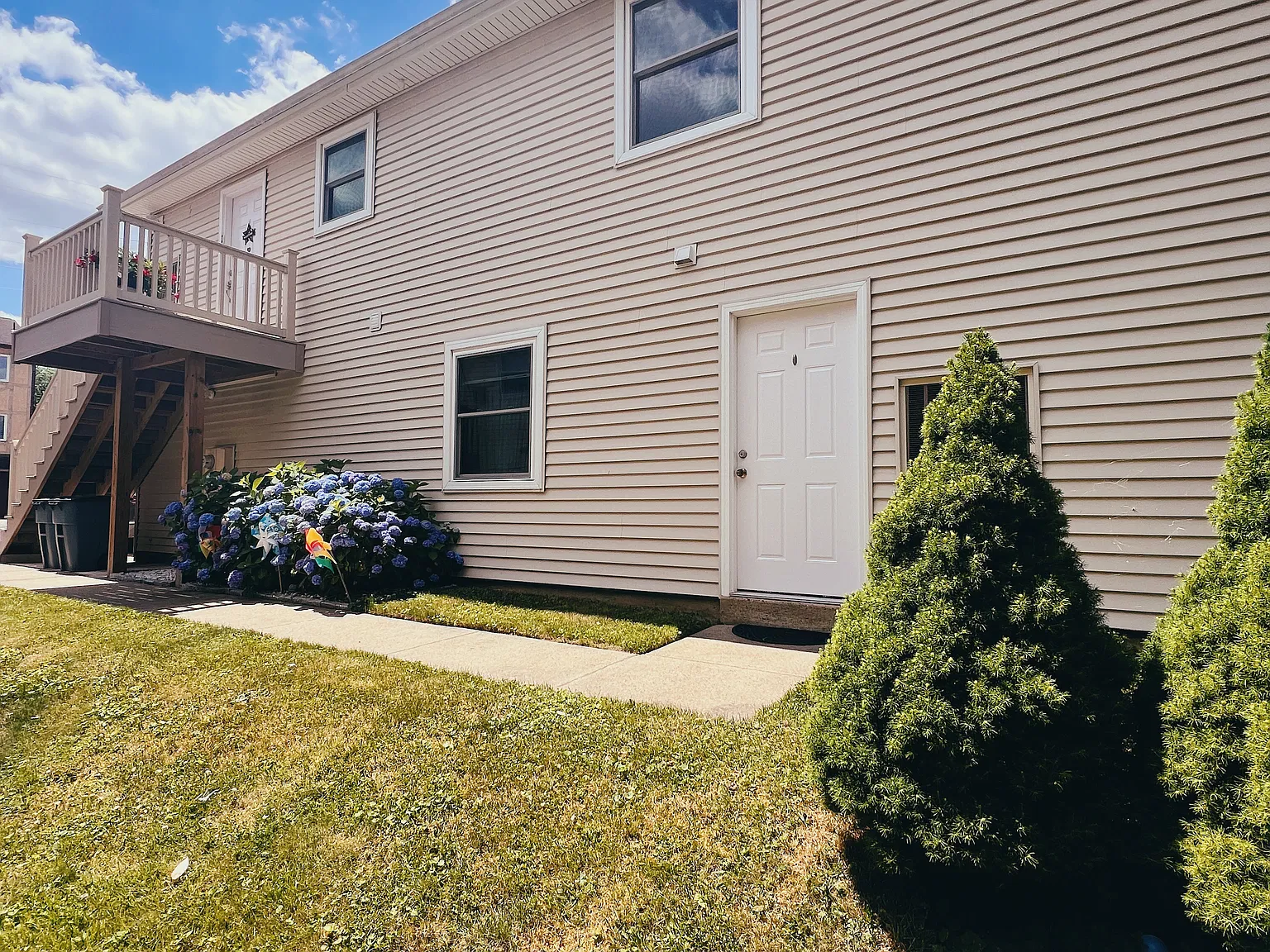 15126 Beverly Dr — Photo 3