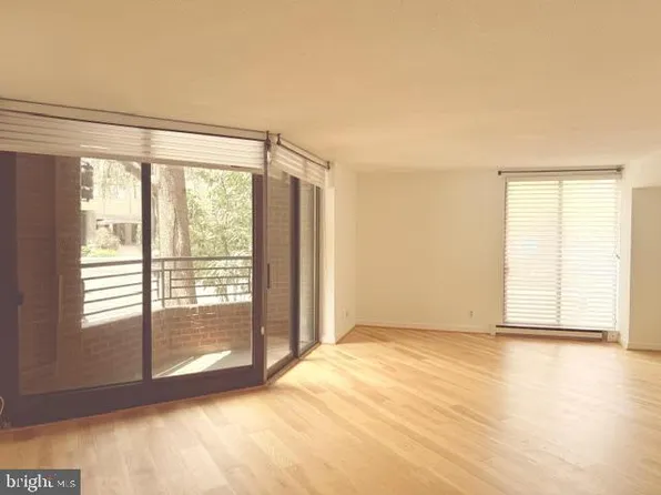 1099 22nd St NW APT 103, Washington, DC 20037
