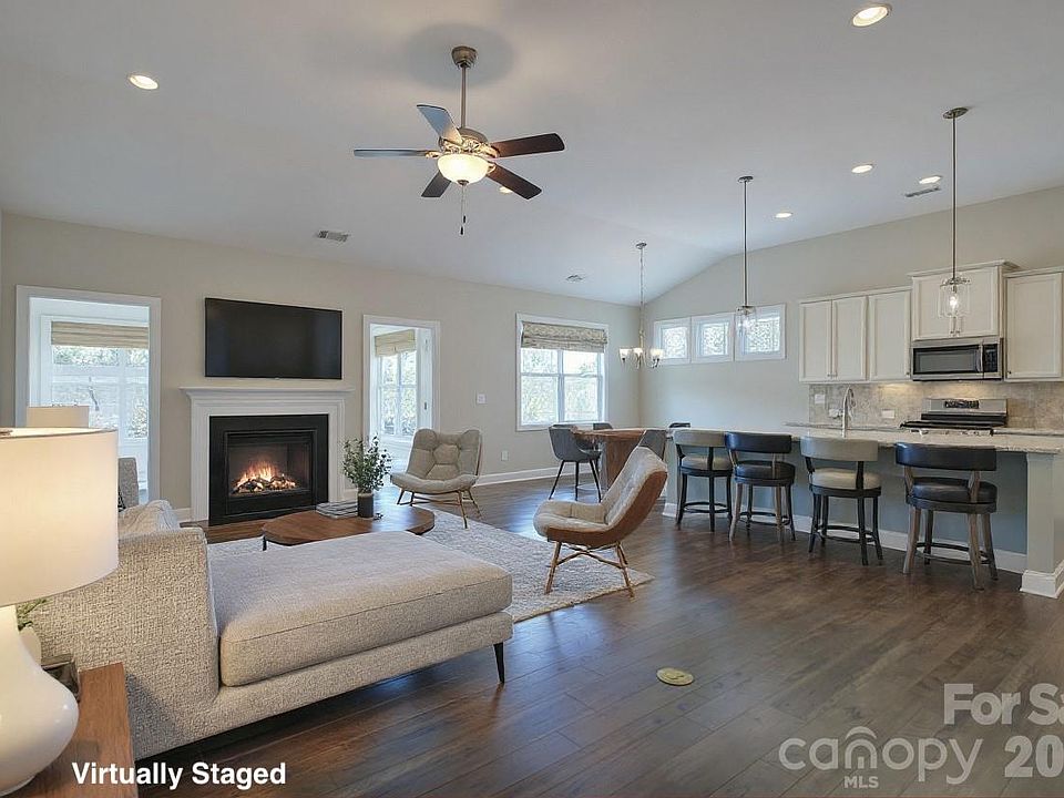1st image of 521 Trillium Way