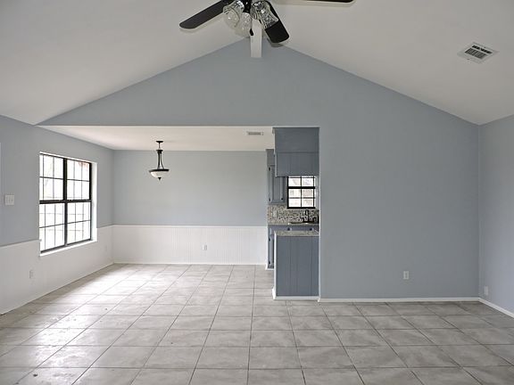 3rd image of 216 Dakota Dr
