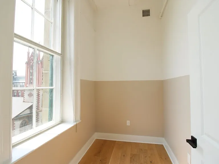 30 W Broad St #208 — Photo 9
