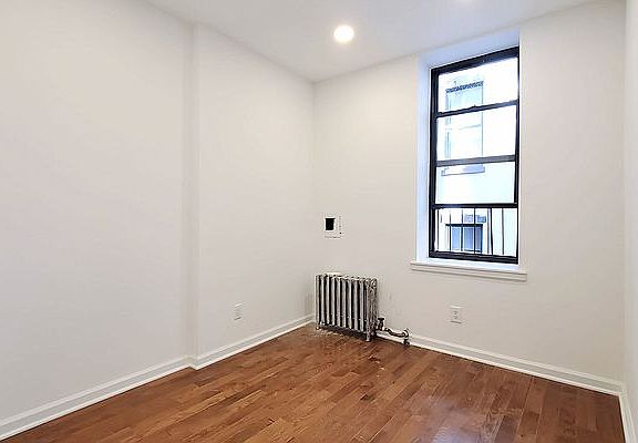3rd image of 215 W 16th St #3W