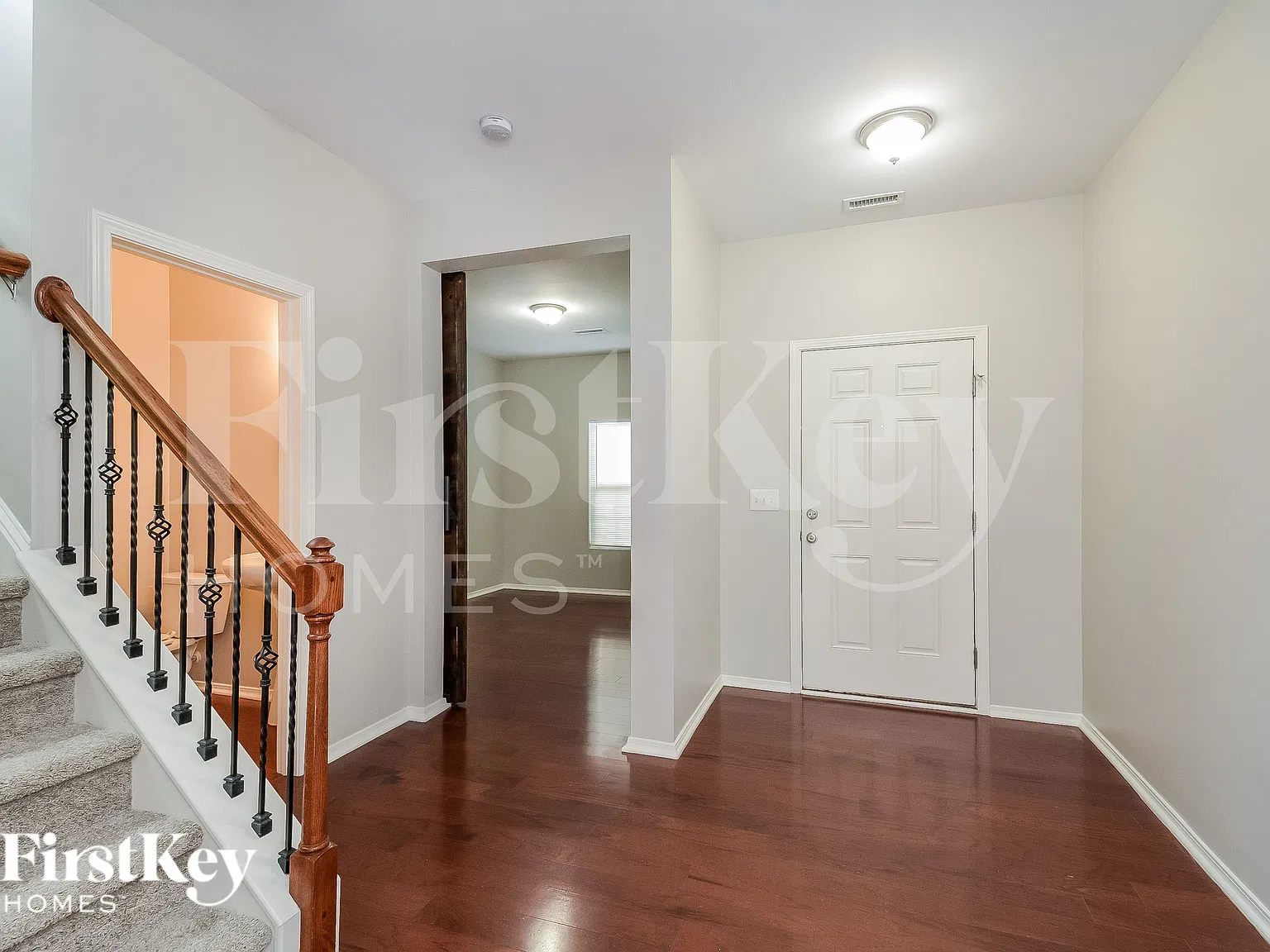 3 bed, 2.5 bath, 2225 sqft, $2,430 — Photo 3