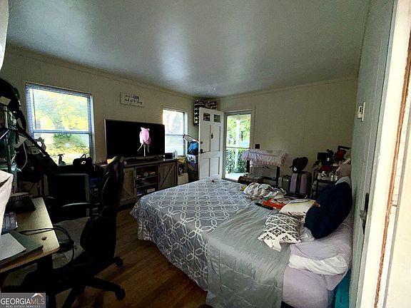 2nd image of 107 Parkway Dr