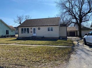 107 E Main St, Royal, IL 61871