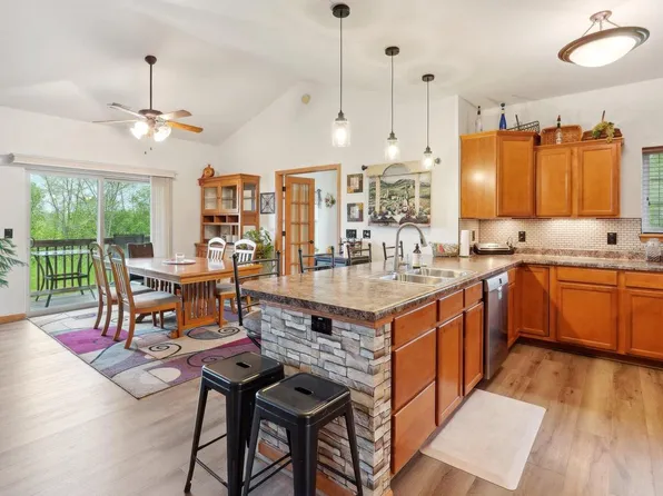 1746 New Port Vista DRIVE, Port Washington, WI 53074