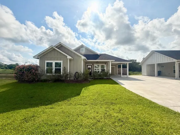 133 Ellis Ln, West Columbia, TX 77486