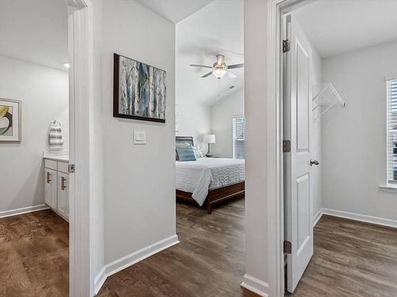 3rd image of 8452 Jane Dr