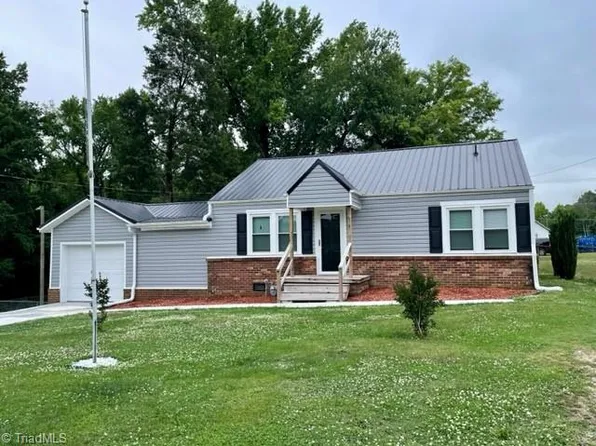 174 Lake Dr, Lexington, NC 27295