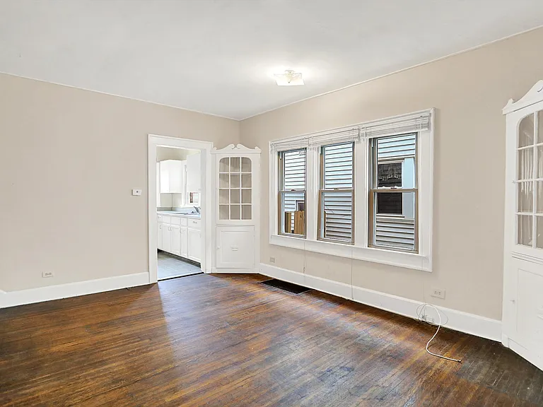628 N Riley Ave — Photo 8