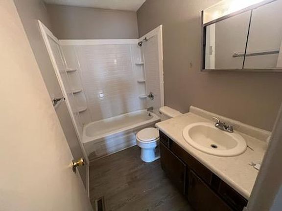 3rd image of 2804 La Habra St APT 4