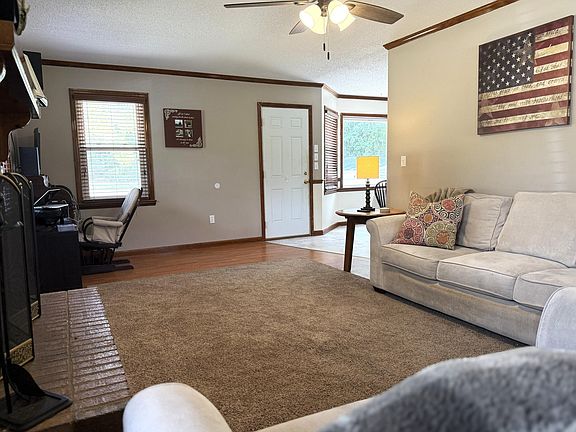5th image of 408 Grasshopper Ct