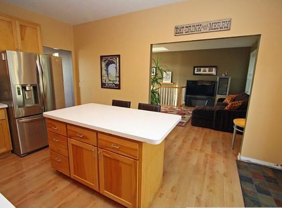 4th image of 8871 Autumn Oaks Dr