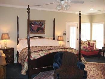 2nd image of 4618 Woodhollow Dr