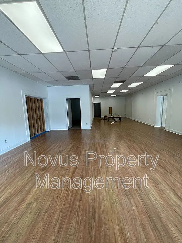 Studio, $950 — Photo 2