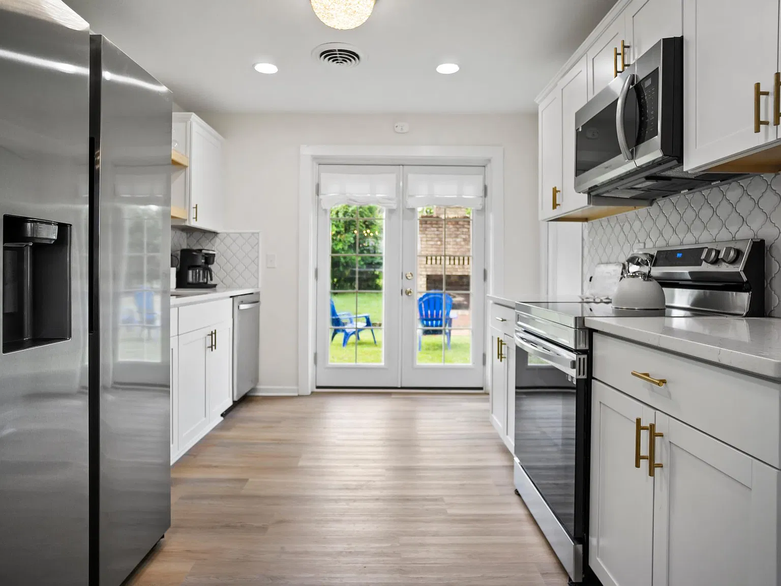 3 bed, 1.5 bath, 1440 sqft, $3,000 — Photo 3