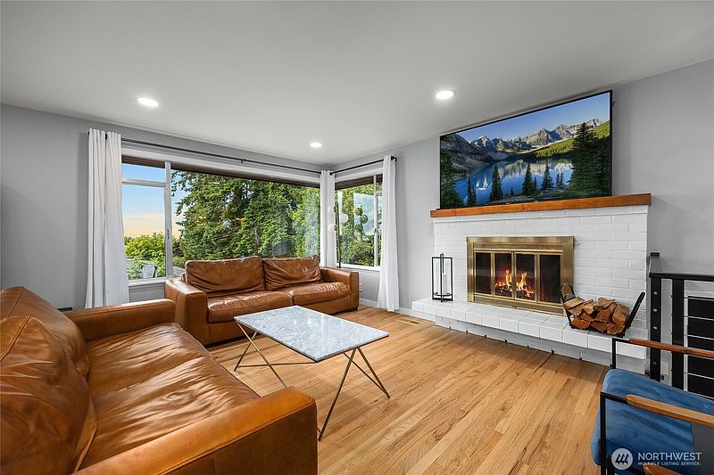 5th image of 18230 88th Avenue W