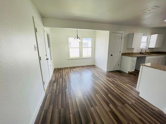 5th image of 407 Anton Dr