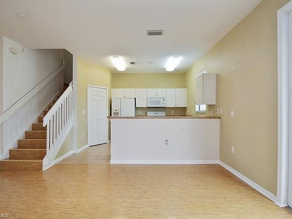 5th image of 7588 Bristol Cir