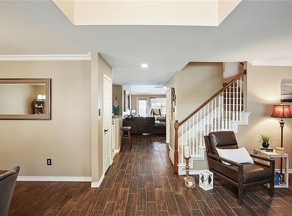 4th image of 404 Lancashire Dr