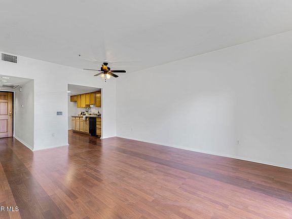 5th image of 11124 Burbank Blvd APT 208