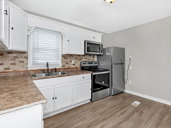 5th image of 2903 Hart Dr NW