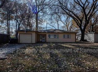 2905 SW 36th St, Topeka, KS 66614
