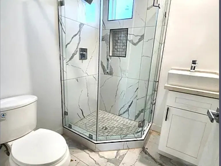 2406 Hauser Blvd #1/2 — Photo 16