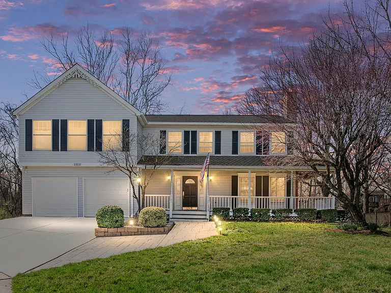 1312 Yellow Tavern Ct — Photo 1